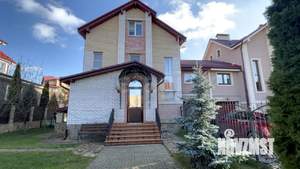 Таунхаус 300м², 4-этажный, на длительный срок,