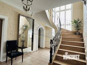 Дом 294м², 2-этажный, участок 16 сот.