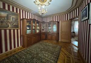 Дом 424м², 4-этажный, участок 12 сот.