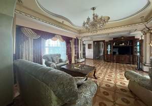 Дом 424м², 4-этажный, участок 12 сот.