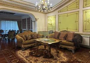 Дом 424м², 4-этажный, участок 12 сот.