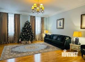 Дом 294м², 2-этажный, участок 16 сот.