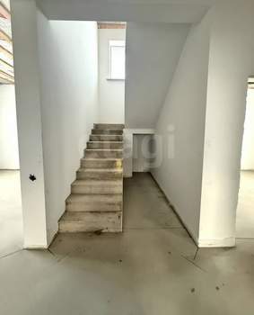 Дом 198м&sup2;, 2-этажный, участок 5 сот.  