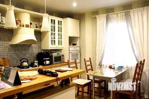 Дом 176м&sup2;, 2-этажный, участок 7 сот.  