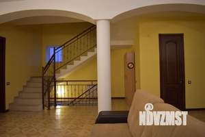 Коттедж 340м², 3-этажный, участок 16 сот.  