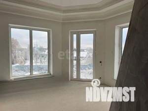 Дом 350м², 3-этажный, участок 21 сот.  