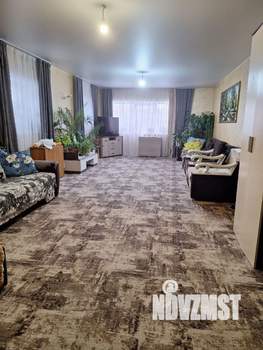 Дом 319м&sup2;, 3-этажный, участок 4 сот.  