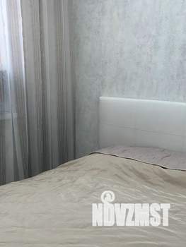 Студия квартира, посуточно, 44м2, 3/17 этаж