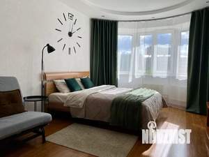 1-к квартира, посуточно, 42м2, 4/10 этаж