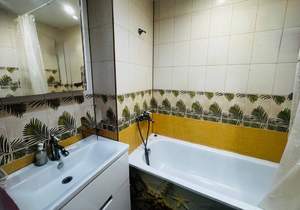 2-к квартира, вторичка, 68м2, 1/3 этаж