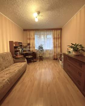 4-к квартира, вторичка, 60м2, 1/5 этаж