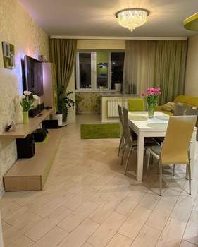 2-к квартира, вторичка, 82м2, 8/12 этаж