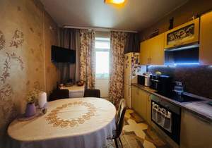 2-к квартира, вторичка, 68м2, 1/3 этаж