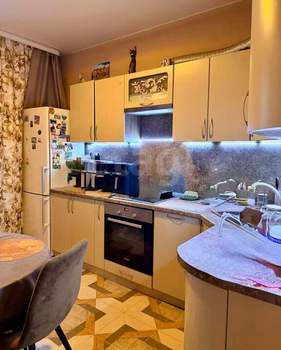 2-к квартира, вторичка, 68м2, 1/3 этаж