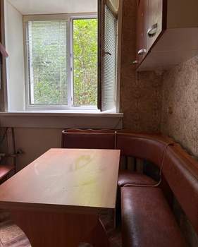 2-к квартира, вторичка, 42м2, 1/2 этаж