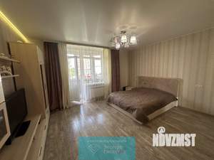 2-к квартира, вторичка, 68м2, 1/4 этаж