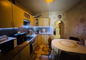 2-к квартира, вторичка, 68м2, 1/3 этаж